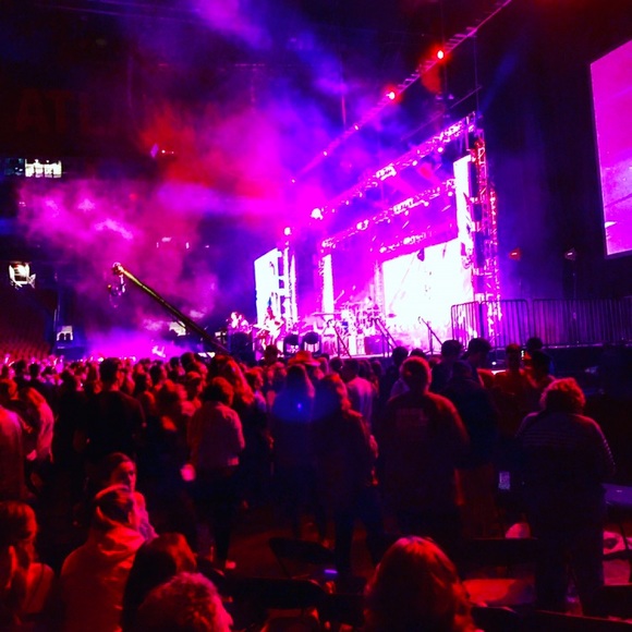 Meet your Posher, Nicole - Picture 1 of 1